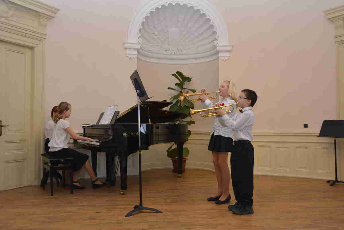 Anna Knoulichov, Iva Jindikov, tpn Janouek