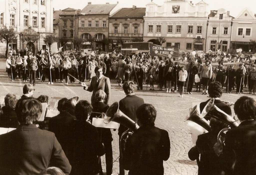 Šéfkapelník v Chrudimi 1985, p. učitel Roman Faltys